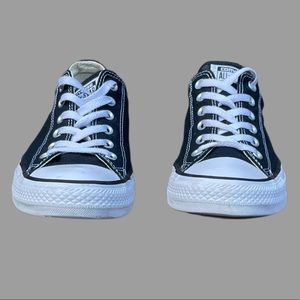 Converse Chuck Taylor All Star Lo Sneaker - Black. M8/ W10